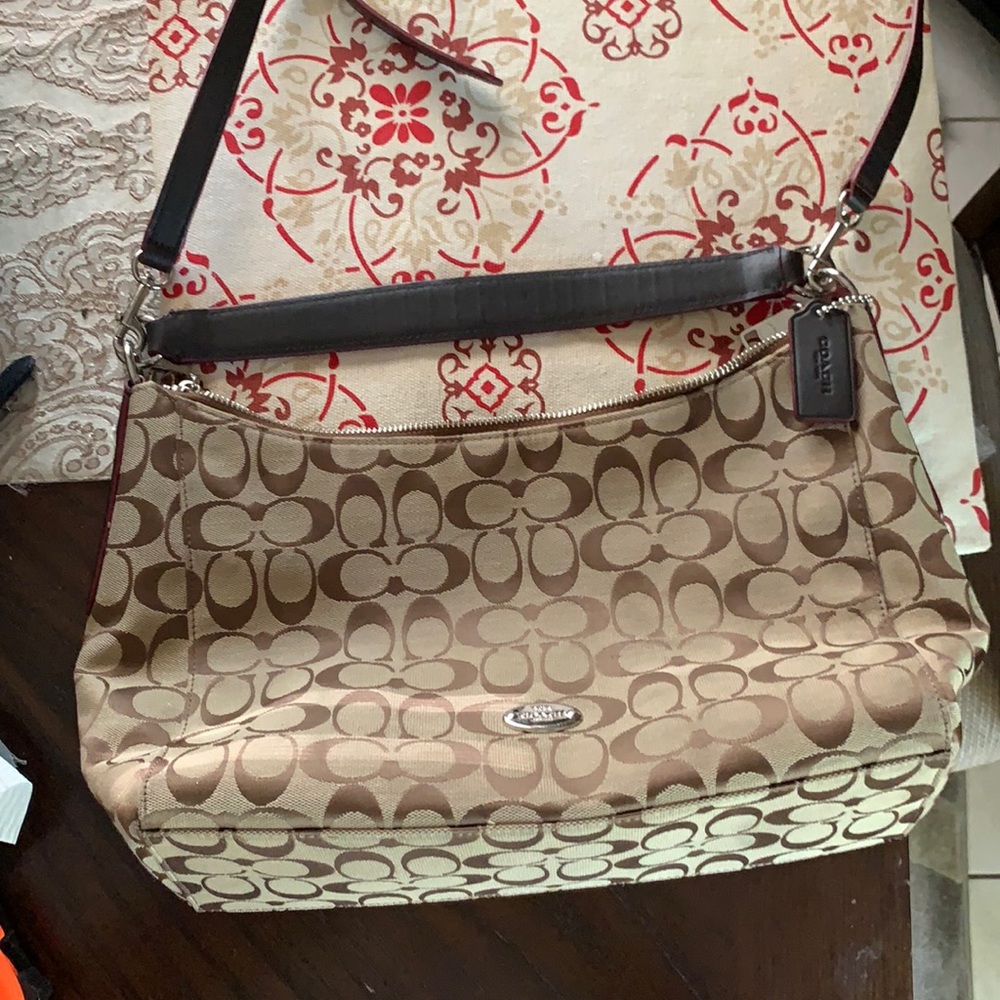 Like new Coach Bag satchel or crossbody - Picture 1 of 8